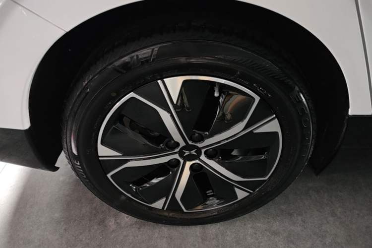 Used XPeng P5 2021 550E Right Rear Wheel Hub