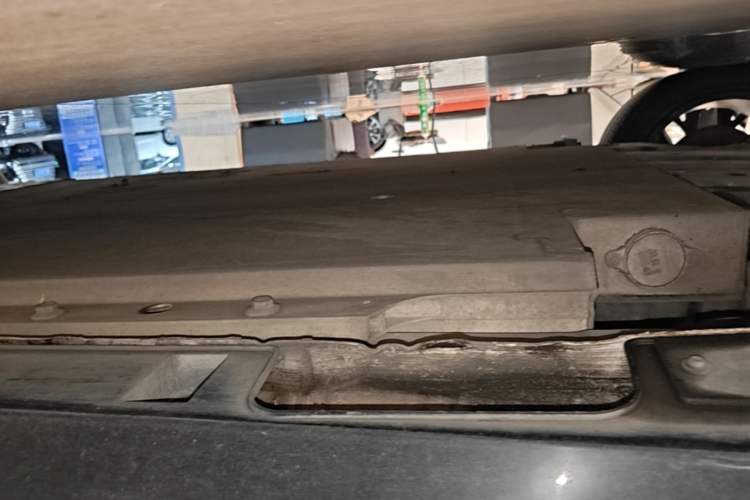 Used XPeng P5 2021 550E Right Side Sill