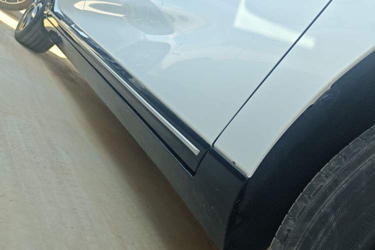 Used XPeng P5 2021 550E Right Side Sill