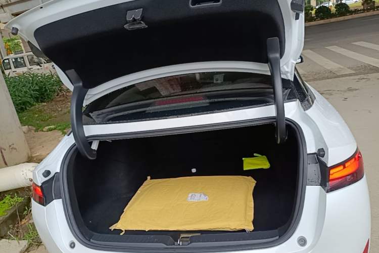 Used XPeng P5 2021 550E Trunk