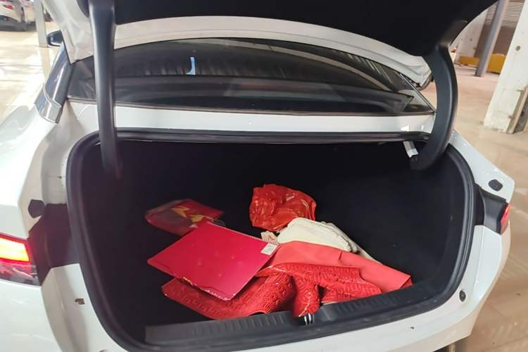 Used XPeng P5 2021 460G Trunk