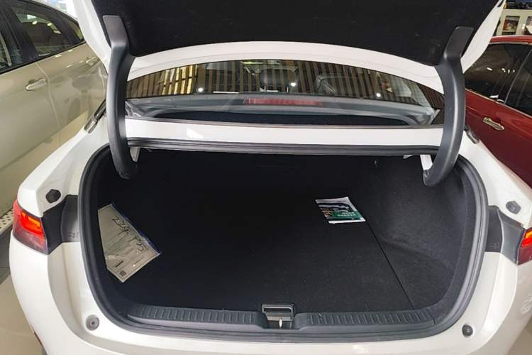 Used XPeng P5 2021 460G+ Trunk
