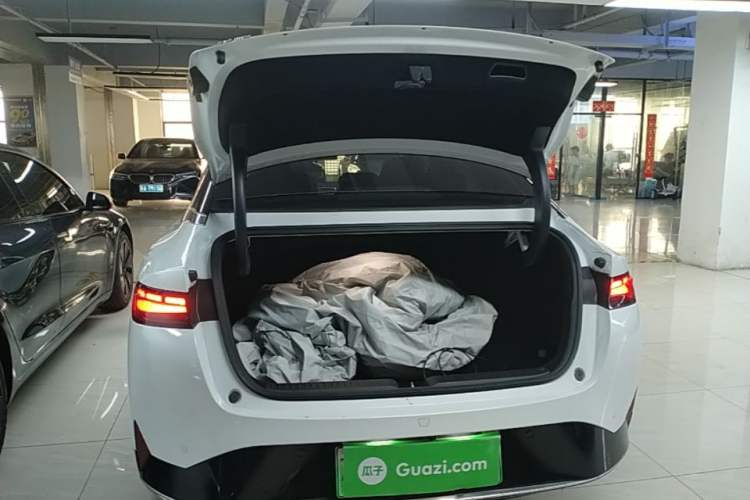 Used XPeng P5 2021 550G Trunk