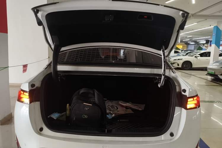 Used XPeng P5 2021 550E Trunk