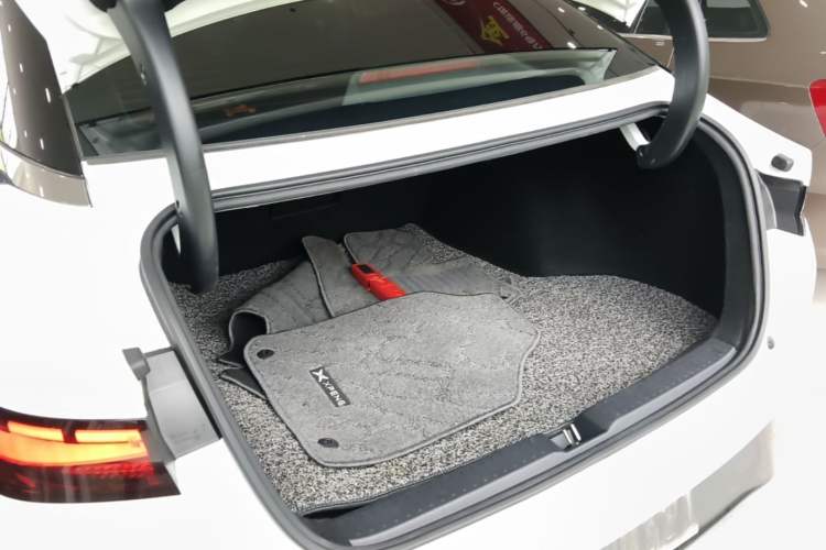 Used XPeng P5 2021 460G+ Trunk