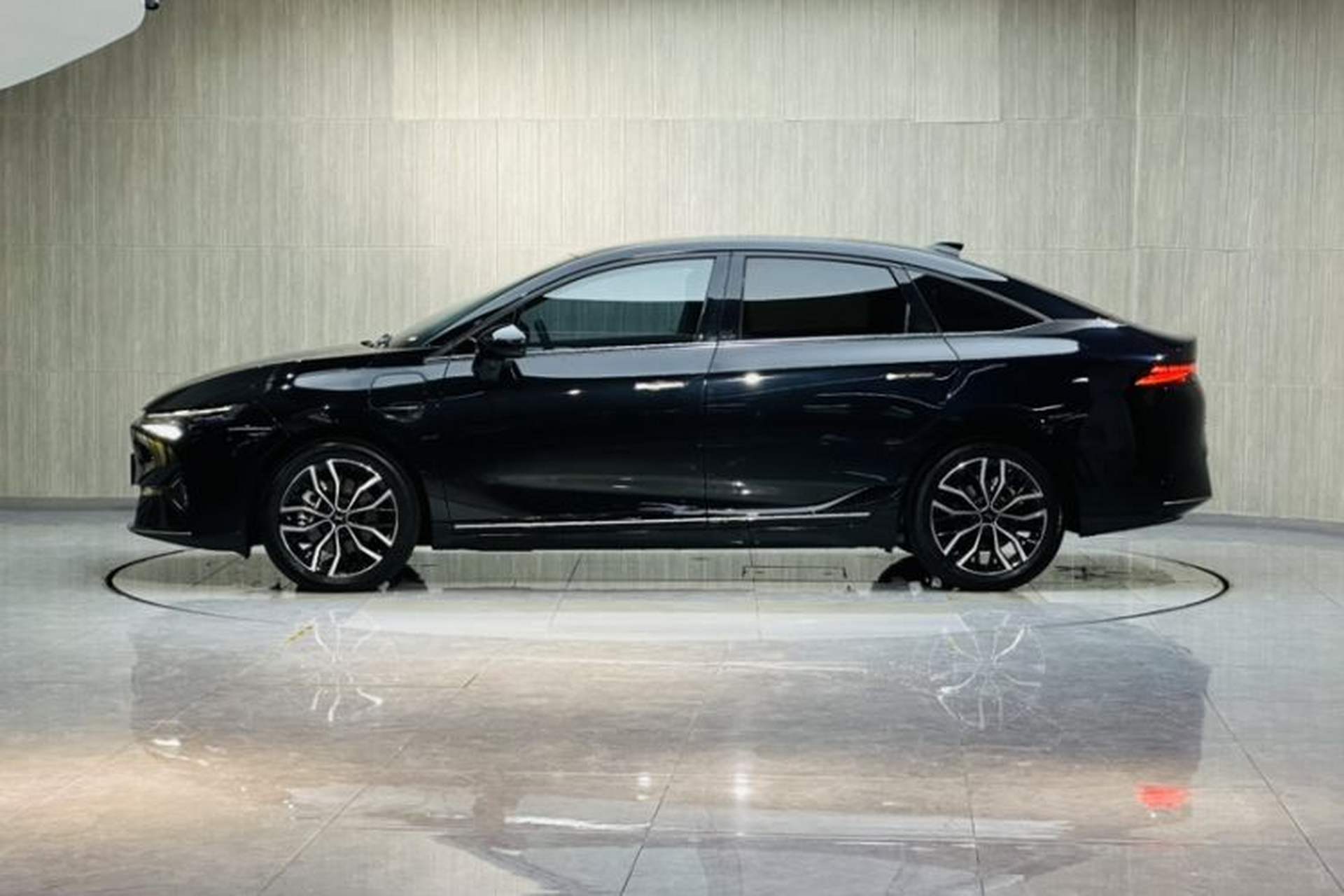Used XPeng P5 2022 460E+ Exterior 7