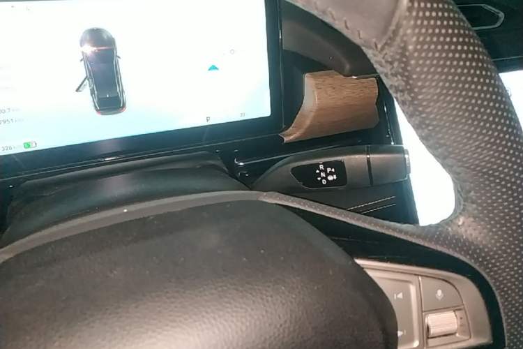 Used XPeng P5 2022 550E Gear Lever