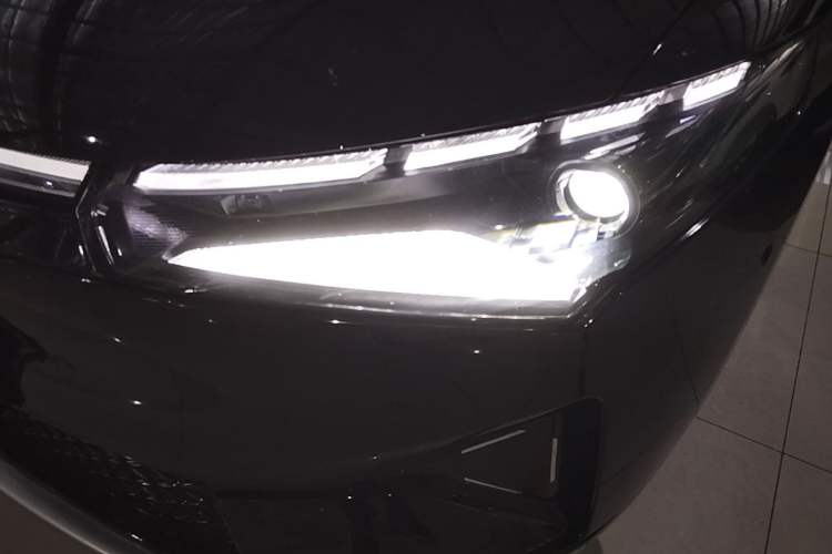 Used XPeng P5 2022 550E Left Front Headlight