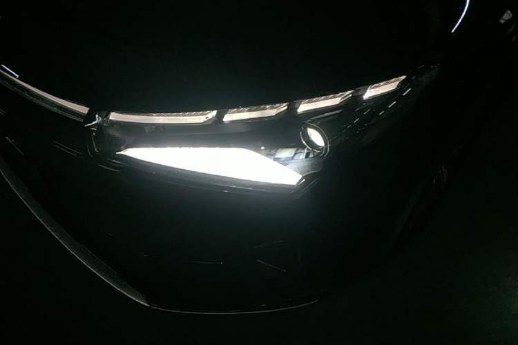 Used XPeng P5 2022 550E Left Front Headlight