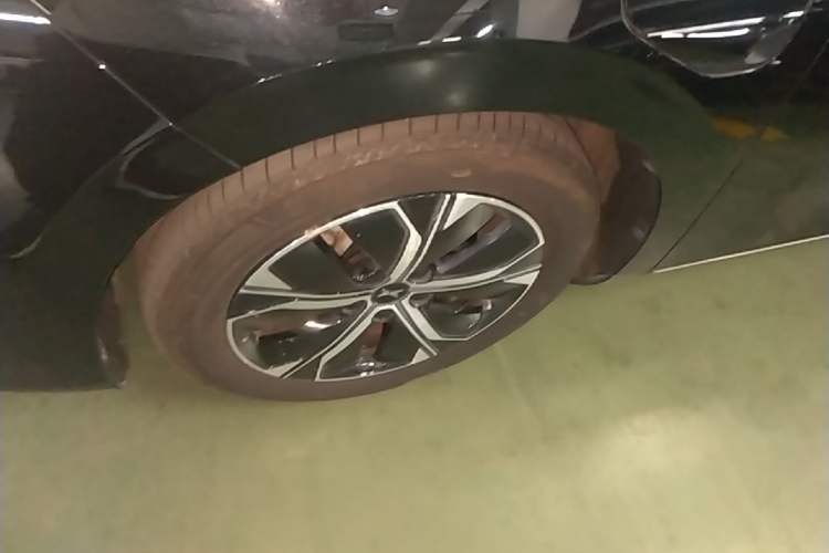 Used XPeng P5 2022 550E Left Front Wheel Hub