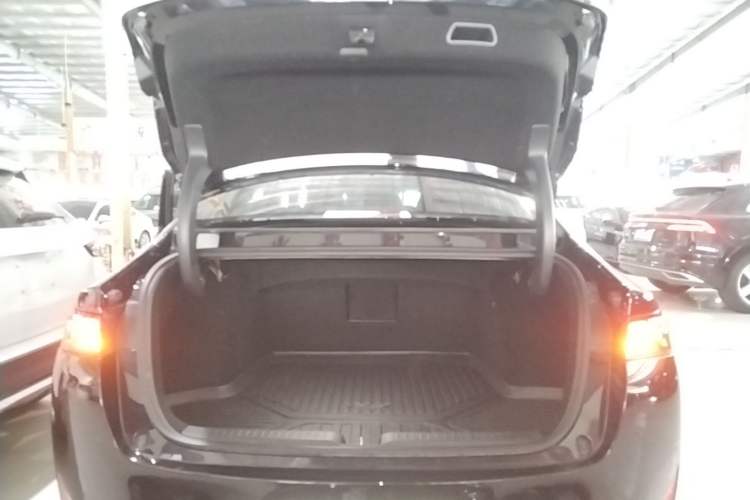 Used XPeng P5 2022 550E Trunk