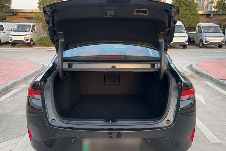 Used XPeng P5 2022 550E Trunk