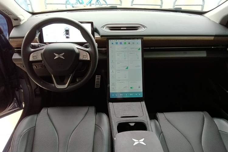Used XPeng P5 2022 550E Center Console