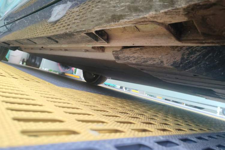 Used XPeng P5 2022 460E+ Chassis Front Right