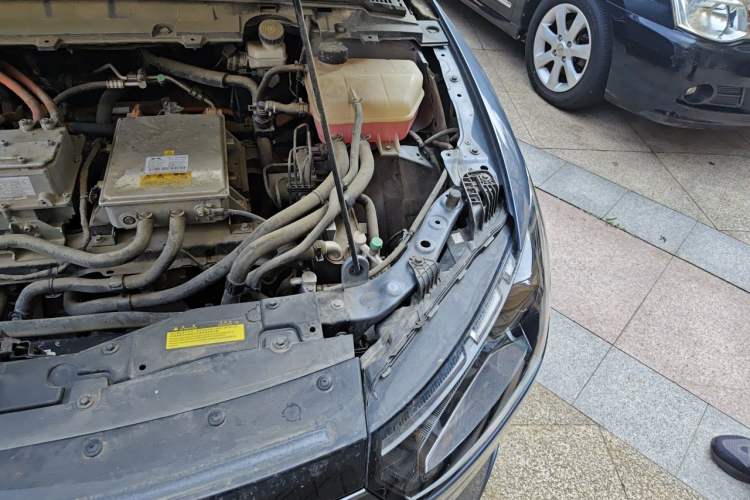 Used XPeng P5 2022 460E+ Engine Bay Left