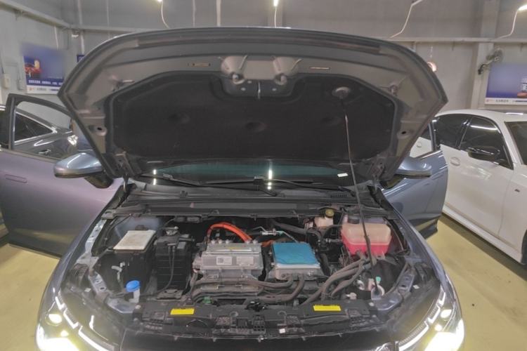 Used XPeng P5 2022 460E+ Engine Bay