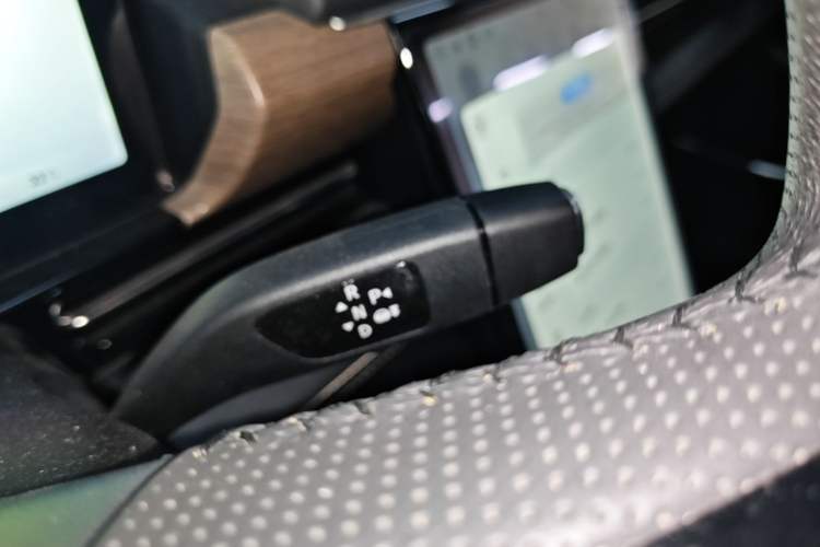 Used XPeng P5 2022 460E+ Gear Lever