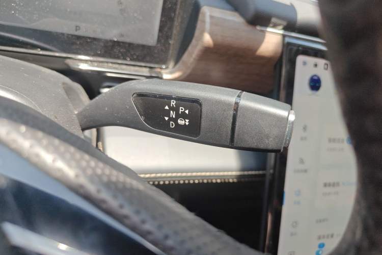 Used XPeng P5 2022 460E+ Gear Lever