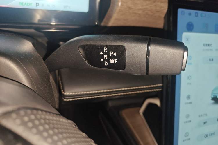 Used XPeng P5 2022 600P Gear Lever