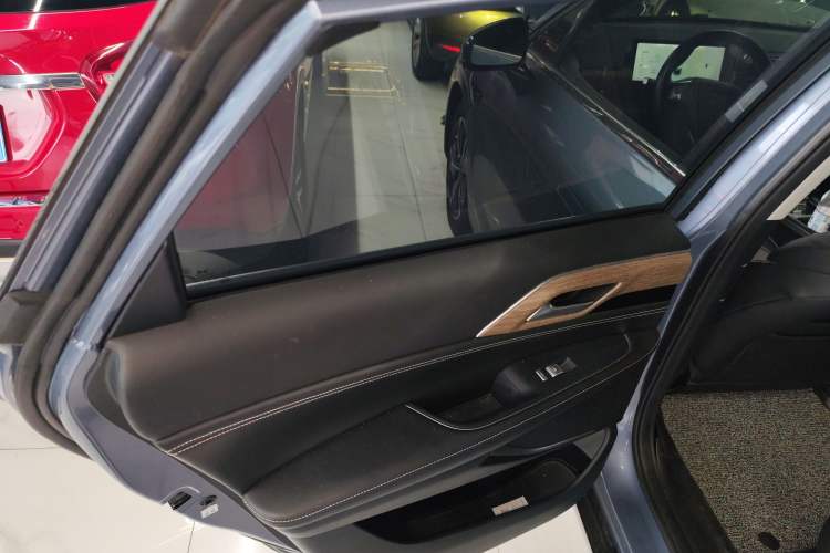 Used XPeng P5 2022 460P Interior 8
