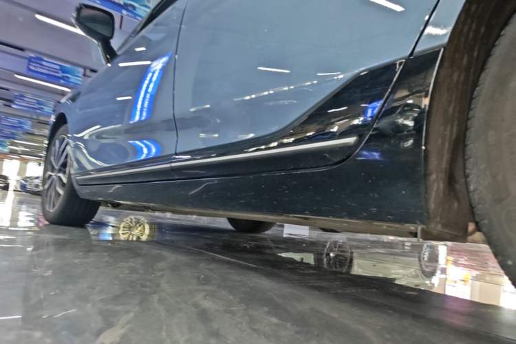 Used XPeng P5 2022 460E+ Left Side Sill