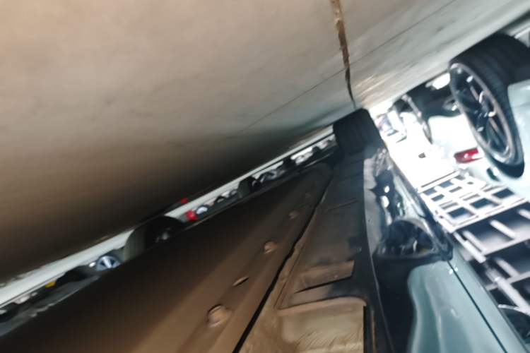 Used XPeng P5 2022 550E Left Side Sill