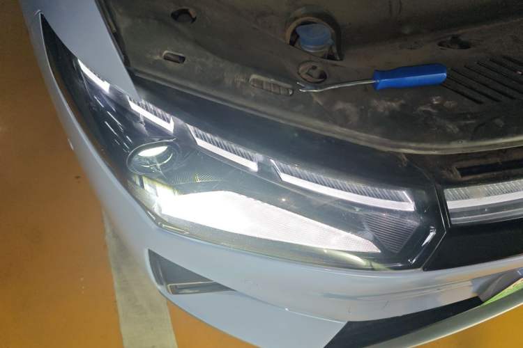 Used XPeng P5 2022 550P Right Front Headlight