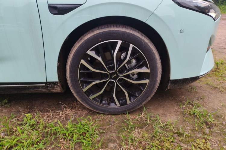 Used XPeng P5 2022 460E+ Right Front Wheel Hub