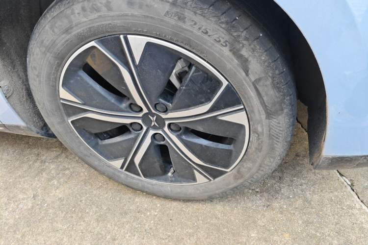 Used XPeng P5 2022 550E Right Front Wheel Hub