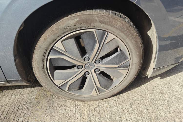 Used XPeng P5 2022 550E Right Front Wheel Hub