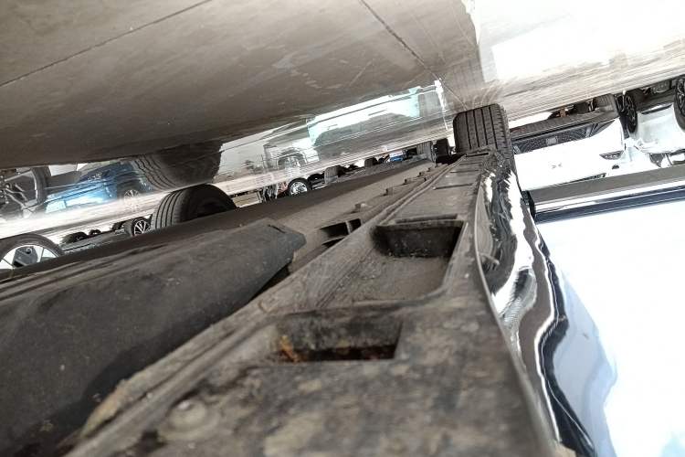 Used XPeng P5 2022 550E Right Side Sill