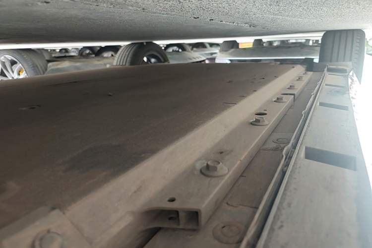 Used XPeng P5 2022 510E Right Side Sill