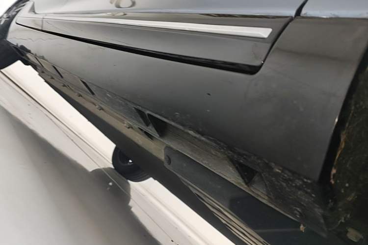 Used XPeng P5 2022 460E+ Right Side Sill