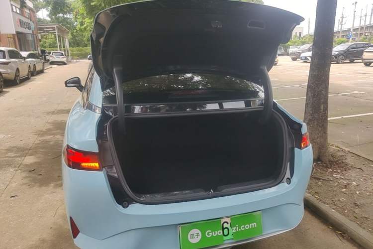Used XPeng P5 2022 550E Trunk