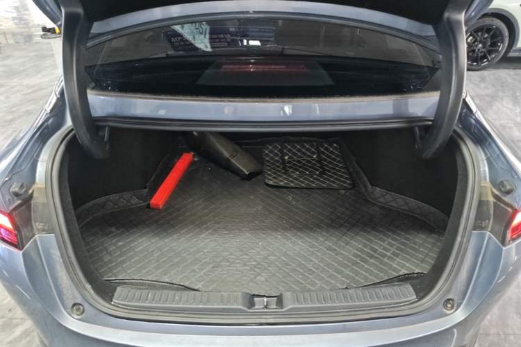 Used XPeng P5 2022 460E+ Trunk