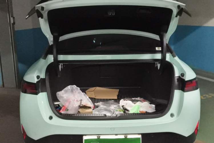 Used XPeng P5 2022 460P Trunk