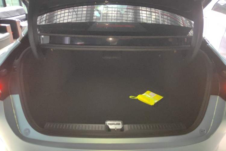 Used XPeng P5 2022 460E+ Trunk