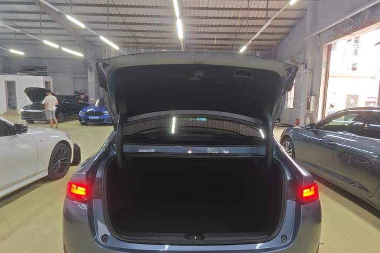 Used XPeng P5 2022 460E+ Trunk