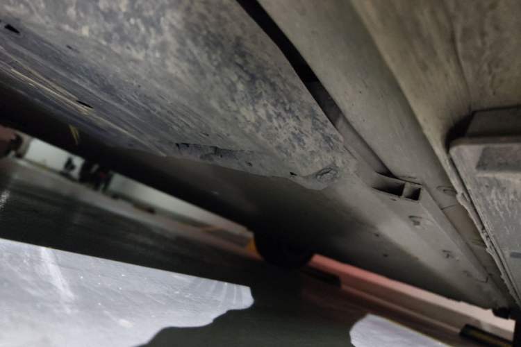 Used XPeng P5 2022 550E Chassis Front Left