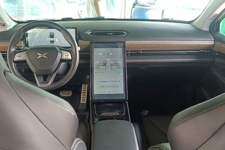 Used XPeng P5 2022 460E+ Center Console