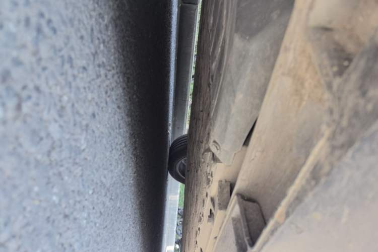 Used XPeng P5 2022 600P Chassis Front Left