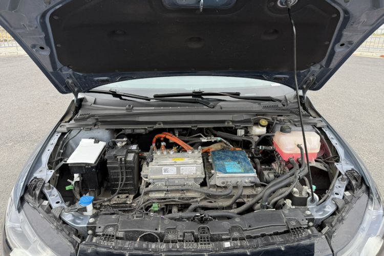 Used XPeng P5 2022 460E+ Engine Bay