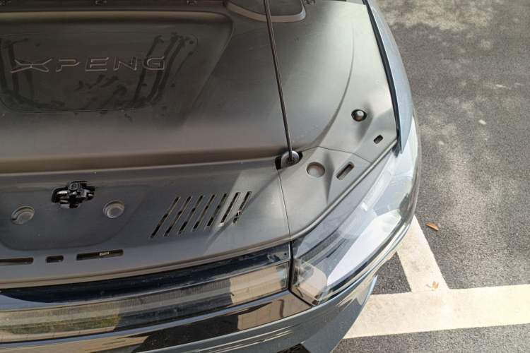 Used XPeng P5 2022 460E+ Engine Bay Left
