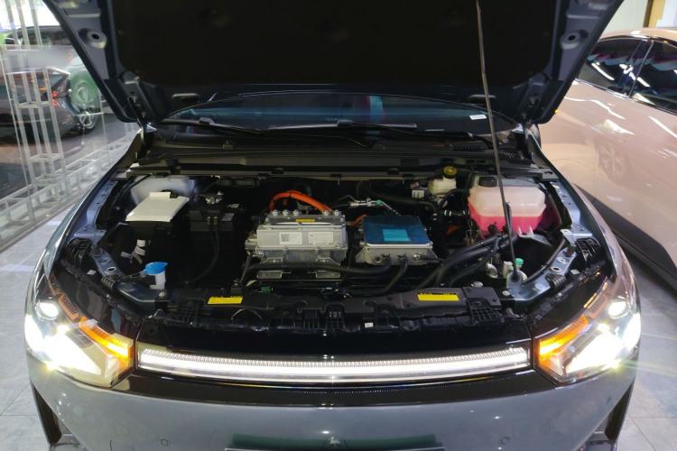 Used XPeng P5 2022 550E Engine Bay