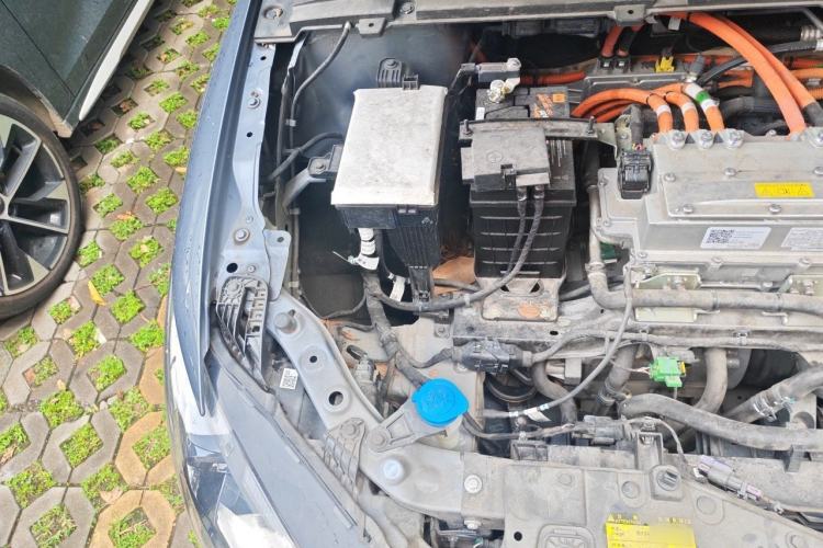 Used XPeng P5 2022 550E Engine Bay Right