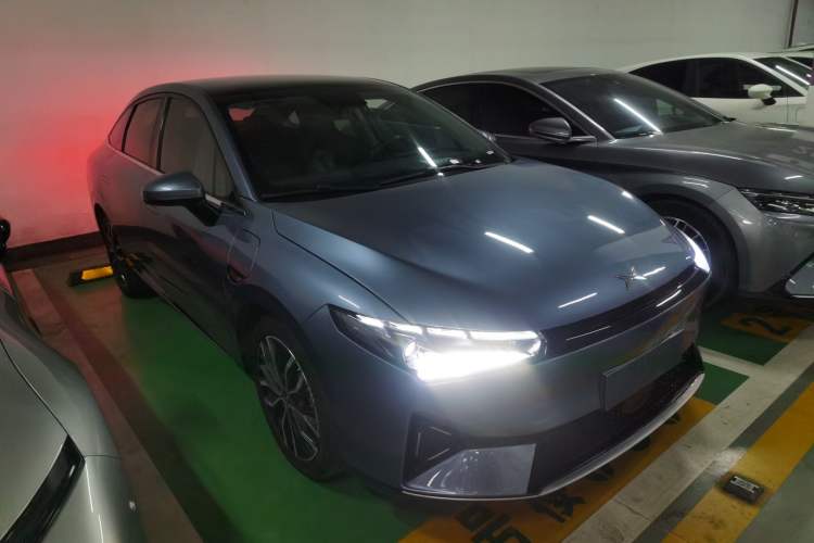 Used XPeng P5 2022 460E Front Right 45 Deg