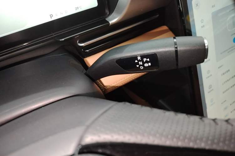 Used XPeng P5 2022 550P Gear Lever