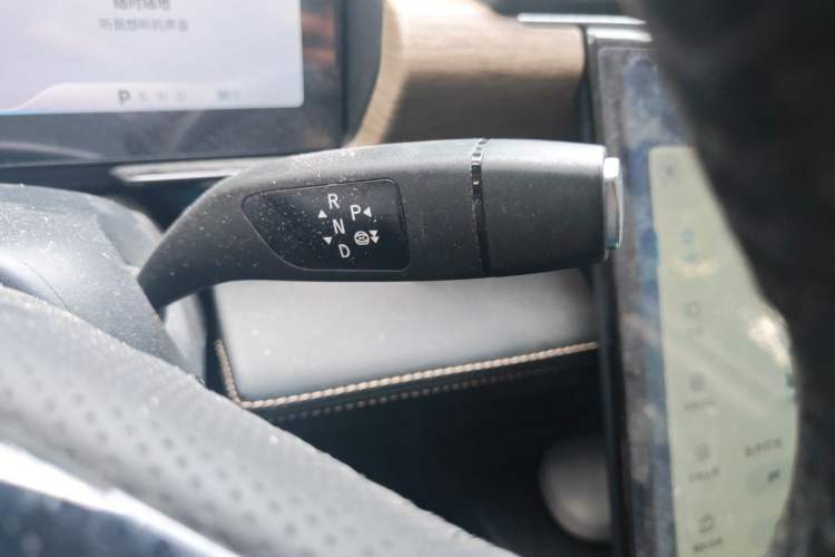 Used XPeng P5 2022 550E Gear Lever