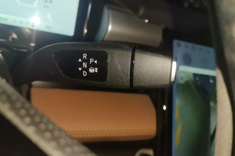 Used XPeng P5 2022 460E Gear Lever