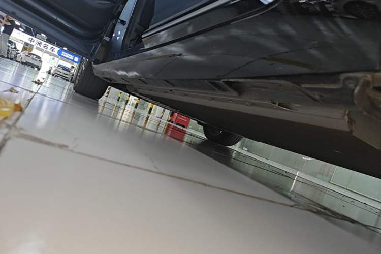 Used XPeng P5 2022 550E Left Side Sill
